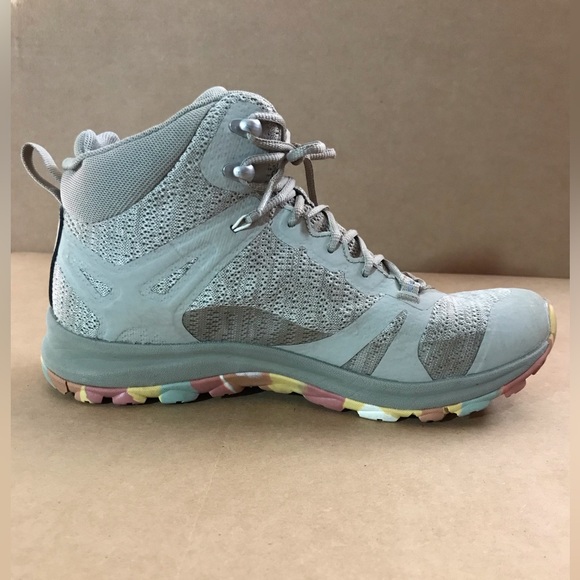 Women’s Keen Waterproof Hiking Boots size US 7/ EU 37.5 - Picture 9 of 15